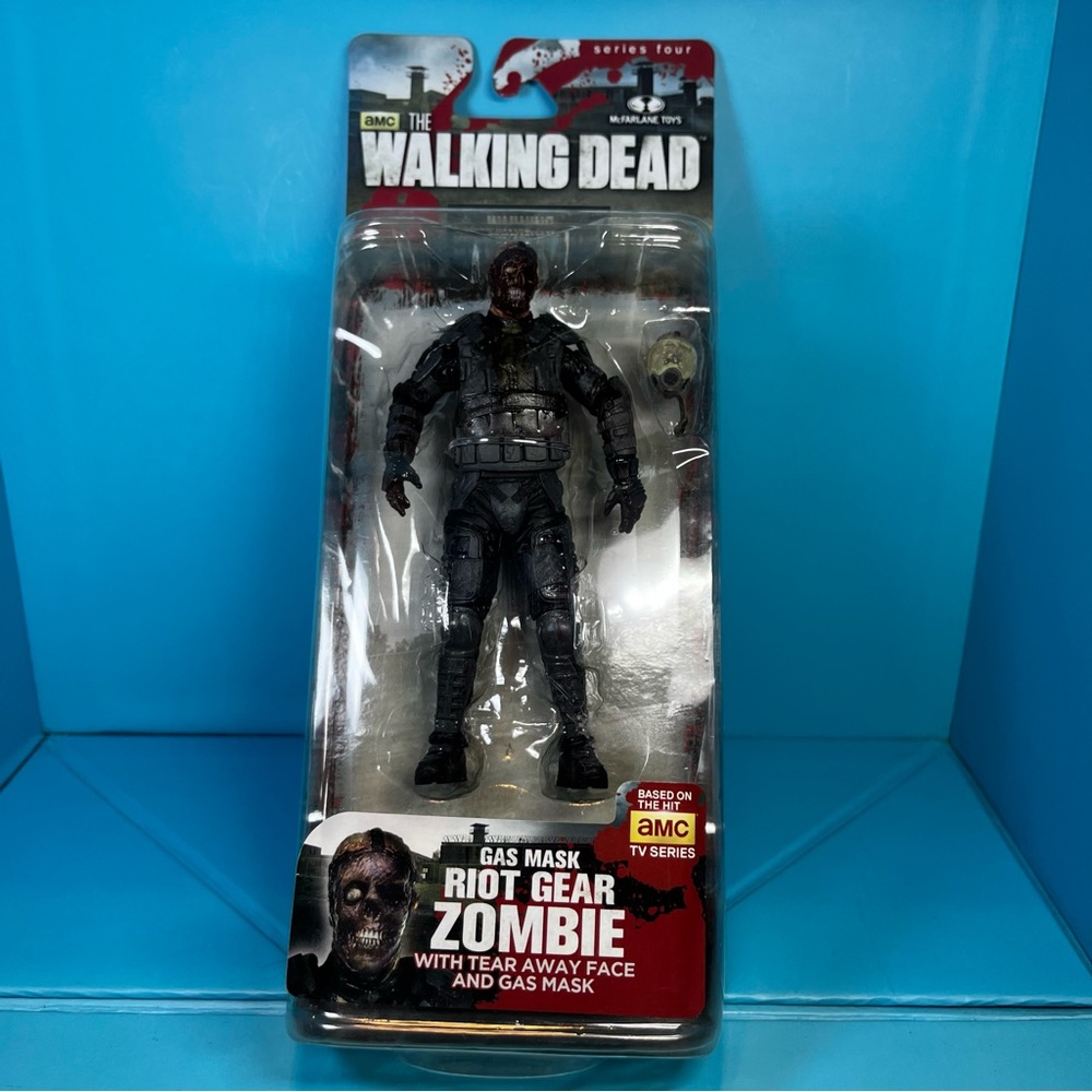 McFarlane Toys - The Walking Dead - Series 4 - Riot Gear Zombie Figure